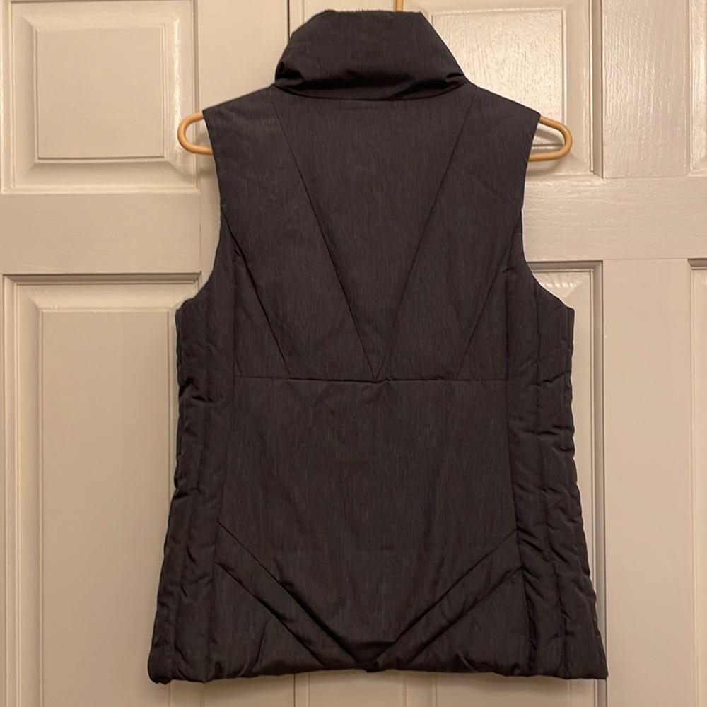 Champion Women’s Vest, Size M. Dark Heathered Gray. - Picture 4 of 8